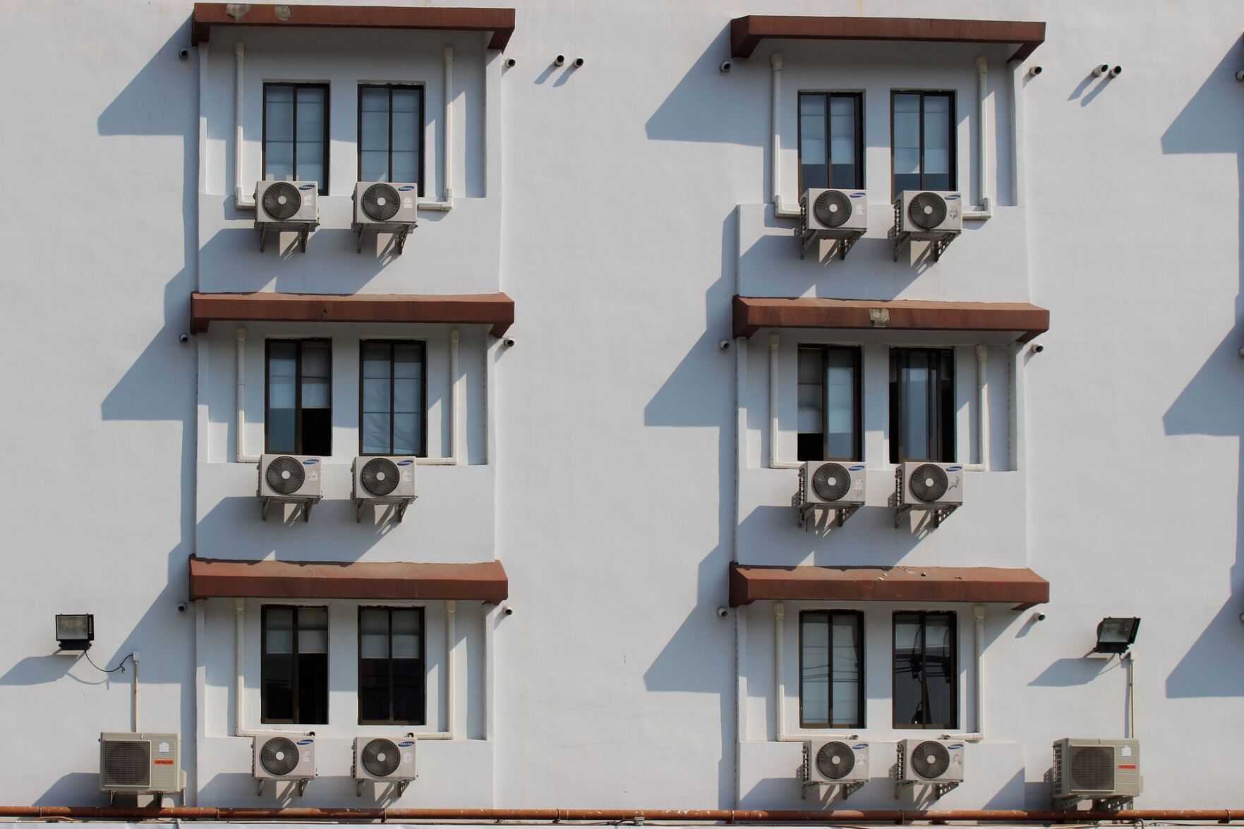 Air conditioning units